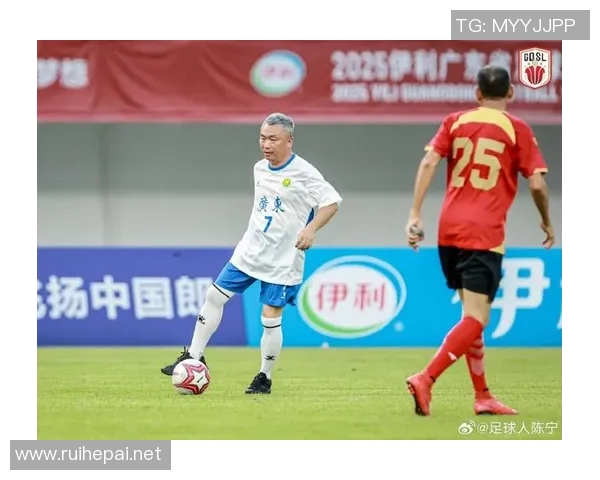 广东足球明星颜值与实力并存的魅力之旅