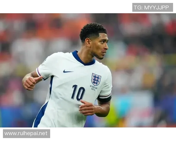 2021年足球界新星崛起盘点那些令人瞩目的年轻球员与他们的精彩表现